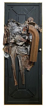 trova.20151.11.abstractconstructedfigure.door